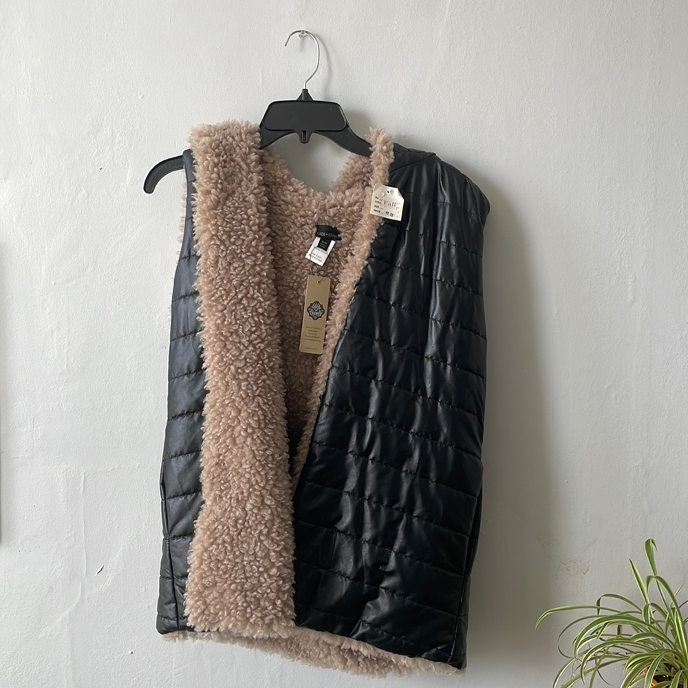 Reversible vest
